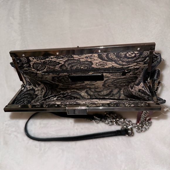 Carlos by Carlos Santana Frame Top Crossbody Bag - Picture 3 of 12